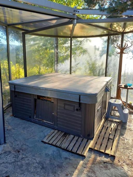 Bas De Villa, 2 Terrasses, Piscine, Spa, Sauna... Neffes Dış mekan fotoğraf